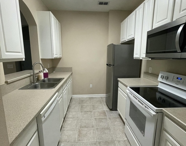 7801 Point Meadows Drive - Photo Thumbnail 15