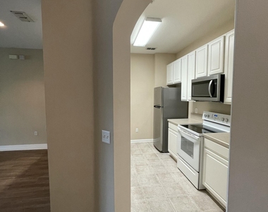 7801 Point Meadows Drive - Photo Thumbnail 17