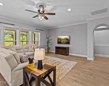 429 Buckhead Court - Photo Thumbnail 7