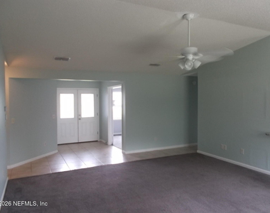 7529 Falcon Trace Drive W - Photo Thumbnail 8