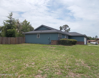 7529 Falcon Trace Drive W - Photo Thumbnail 4
