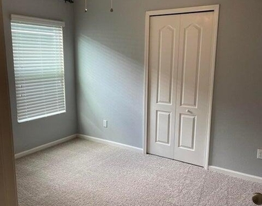 4198 Victoria Lakes Drive W - Photo Thumbnail 16