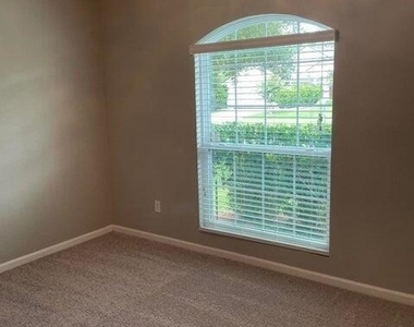 4198 Victoria Lakes Drive W - Photo Thumbnail 14