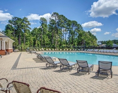 4198 Victoria Lakes Drive W - Photo Thumbnail 25