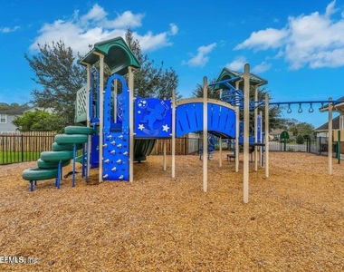4198 Victoria Lakes Drive W - Photo Thumbnail 26