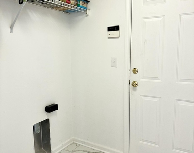 2298 Huckins Court - Photo Thumbnail 9