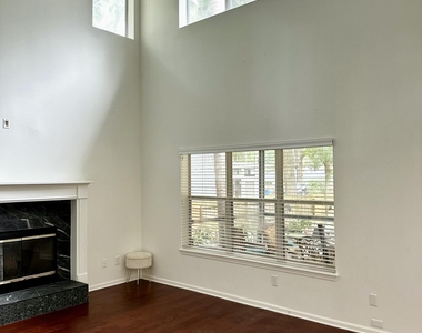 2298 Huckins Court - Photo Thumbnail 6