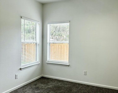2298 Huckins Court - Photo Thumbnail 11