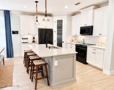 157 Coosaw Court - Photo Thumbnail 5
