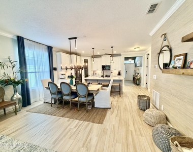 157 Coosaw Court - Photo Thumbnail 9