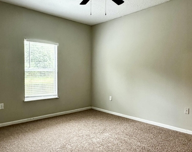 6985 Ortega Woods Drive - Photo Thumbnail 5
