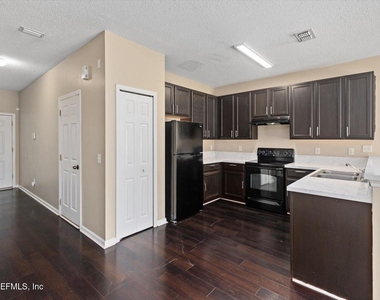 8618 Ribbon Falls Lane - Photo Thumbnail 4