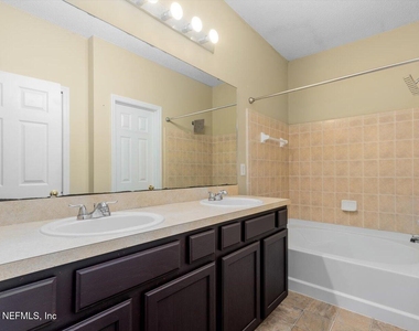 8618 Ribbon Falls Lane - Photo Thumbnail 13