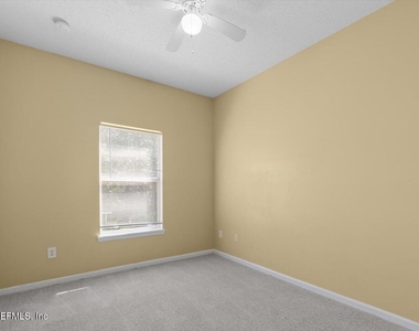 8618 Ribbon Falls Lane - Photo Thumbnail 14