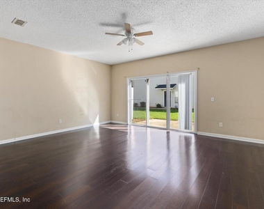8618 Ribbon Falls Lane - Photo Thumbnail 7