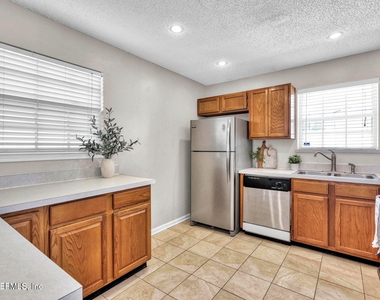 12967 Canyon Creek Trail S - Photo Thumbnail 11