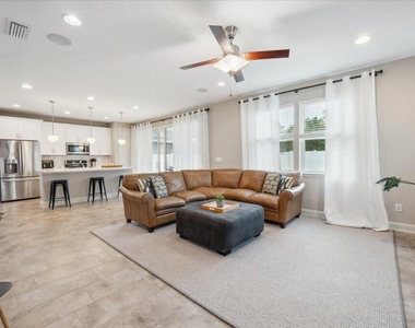 1120 Persimmon Drive - Photo Thumbnail 15