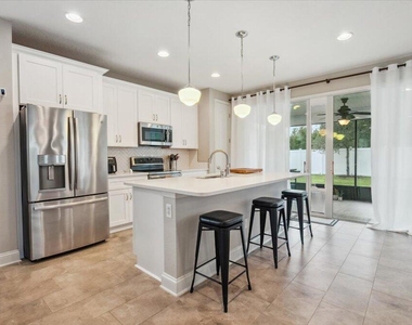 1120 Persimmon Drive - Photo Thumbnail 8