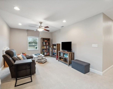 1120 Persimmon Drive - Photo Thumbnail 29