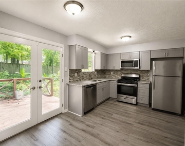 135 Barrington Drive E - Photo Thumbnail 1