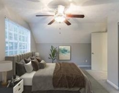 135 Barrington Drive E - Photo Thumbnail 10