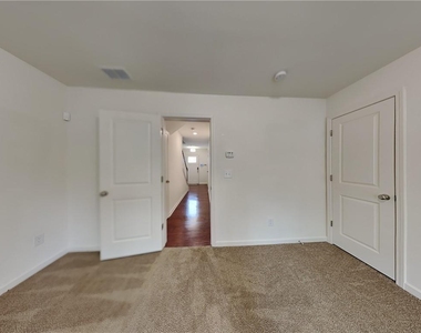 975 Society Circle Sw - Photo Thumbnail 9