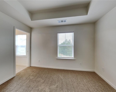 975 Society Circle Sw - Photo Thumbnail 6