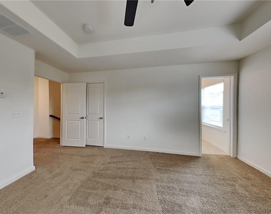 975 Society Circle Sw - Photo Thumbnail 5