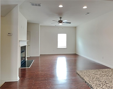 975 Society Circle Sw - Photo Thumbnail 2