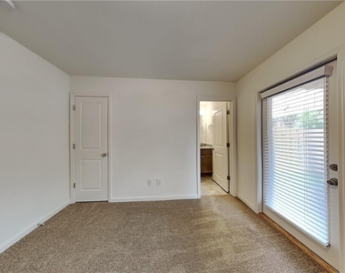 975 Society Circle Sw - Photo Thumbnail 8
