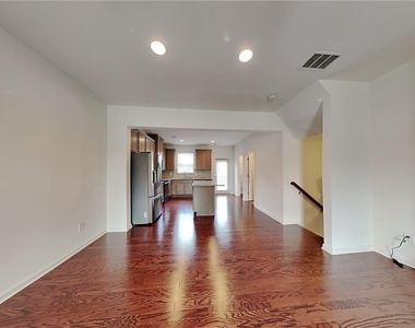 975 Society Circle Sw - Photo Thumbnail 1