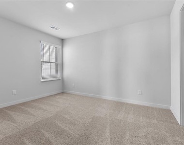 1803 Copelyn Reese Court - Photo Thumbnail 8