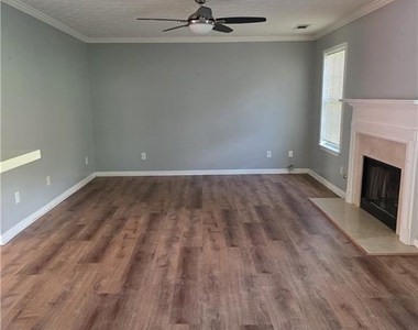 1529 Sydney Pond Circle - Photo Thumbnail 7