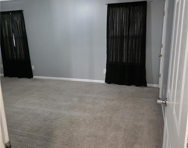 1529 Sydney Pond Circle - Photo Thumbnail 9