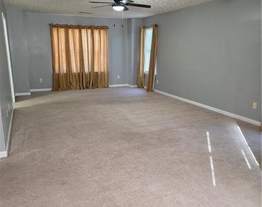 1529 Sydney Pond Circle - Photo Thumbnail 13