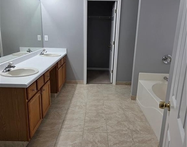 1529 Sydney Pond Circle - Photo Thumbnail 14