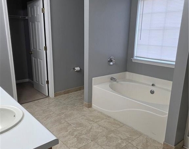 1529 Sydney Pond Circle - Photo Thumbnail 15