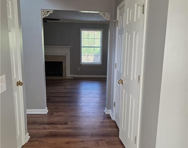 1529 Sydney Pond Circle - Photo Thumbnail 4