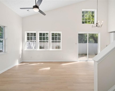 872 Windcroft Circle Nw - Photo Thumbnail 1