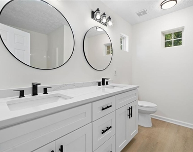 872 Windcroft Circle Nw - Photo Thumbnail 7