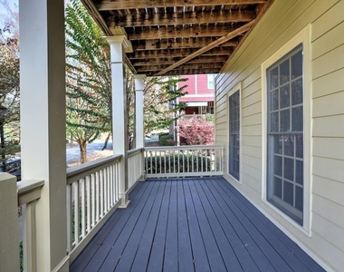 975 Odessa Drive Nw - Photo Thumbnail 4