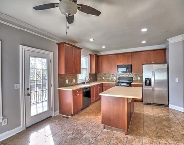 975 Odessa Drive Nw - Photo Thumbnail 15