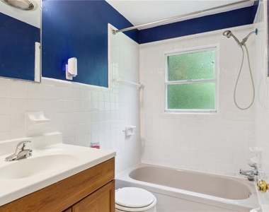 1682 Bridgeport Drive Ne - Photo Thumbnail 11