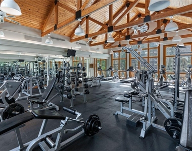 2870 Pharr Court South Nw - Photo Thumbnail 22