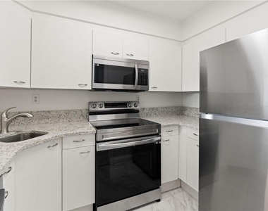 2870 Pharr Court South Nw - Photo Thumbnail 2