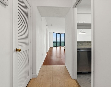 2870 Pharr Court South Nw - Photo Thumbnail 10