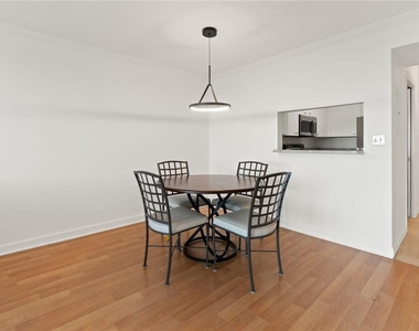 2870 Pharr Court South Nw - Photo Thumbnail 5