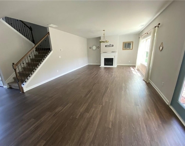 9095 Maple Run Trail - Photo Thumbnail 6