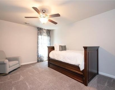 9095 Maple Run Trail - Photo Thumbnail 17