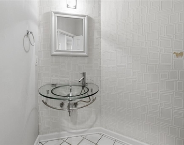 1106 Glenrose Drive Se - Photo Thumbnail 8